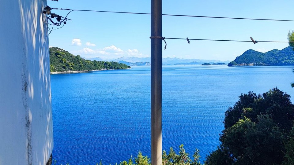 Anpassungshaus mit großem Potenzial, erste Reihe am Meer - Mljet!