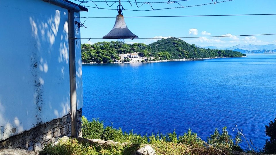 Anpassungshaus mit großem Potenzial, erste Reihe am Meer - Mljet!