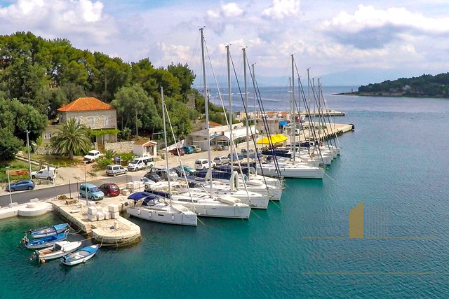 Building plot 80 m from the sea on the island of Šolta!