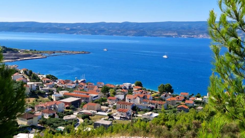 Baugrundstück mit freiem Blick auf das Meer an der Riviera von Omiš!