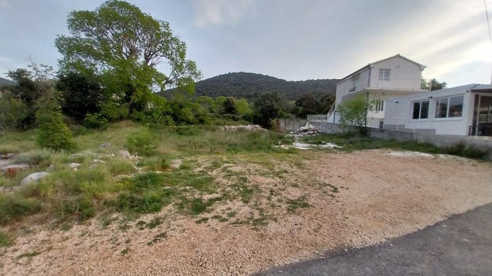 Building land only 250 meters from the sea in beautiful Vinišće!