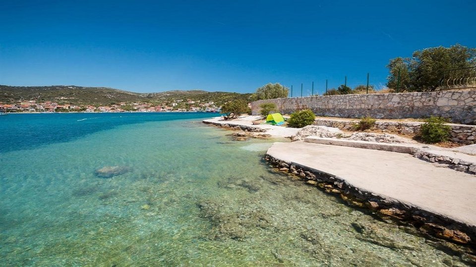 Building land only 250 meters from the sea in beautiful Vinišće!