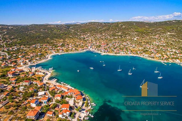 Building land only 250 meters from the sea in beautiful Vinišće!