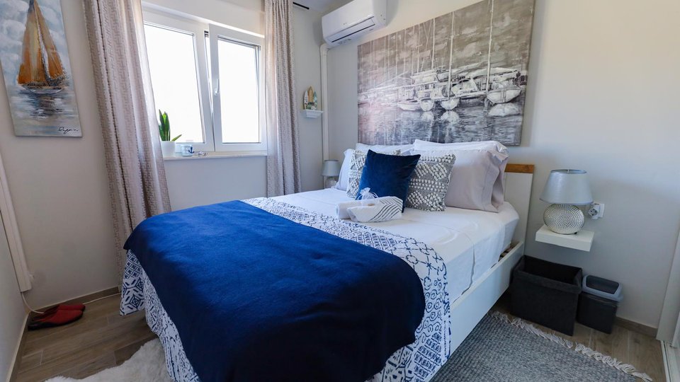 Schöne moderne Wohnung mit Meerblick in Trogir!