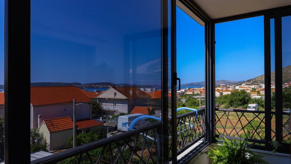 Schöne moderne Wohnung mit Meerblick in Trogir!