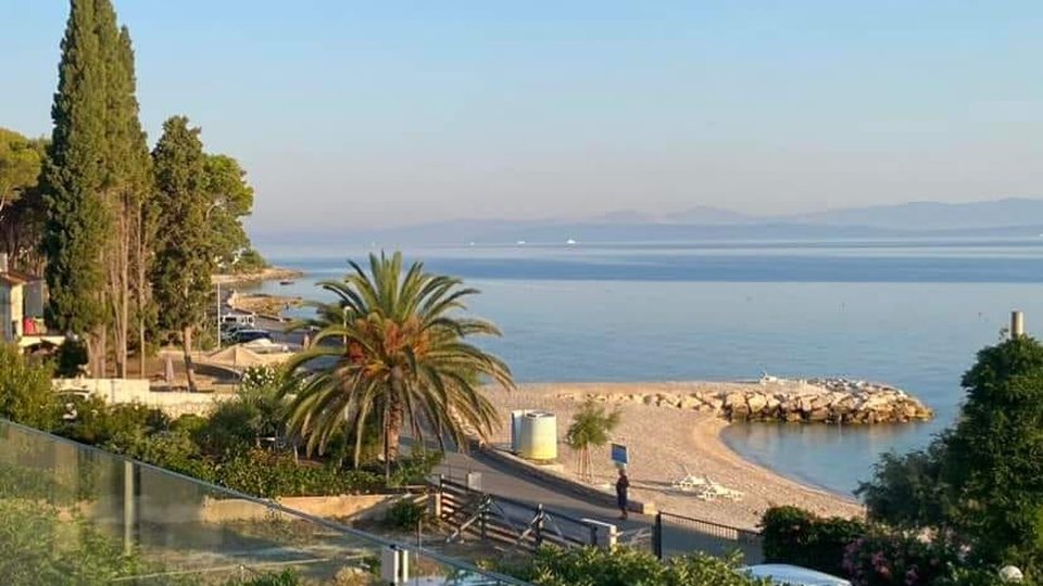 Zwei Luxusvillen mit Swimmingpool in der ersten Reihe am Strand auf der Insel Brač!