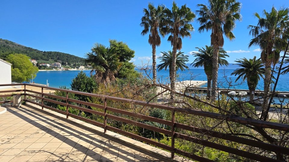 Wunderschönes Haus in der ersten Reihe am Meer in Zaostrog, Makarska Riviera!