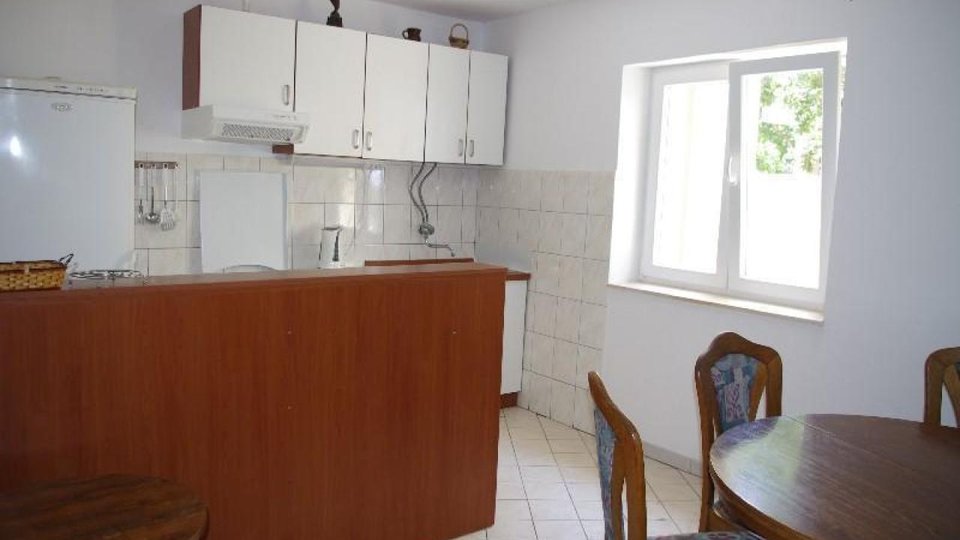 Apartmanska kuća na Makarskoj rivijeri - prvi red do mora!