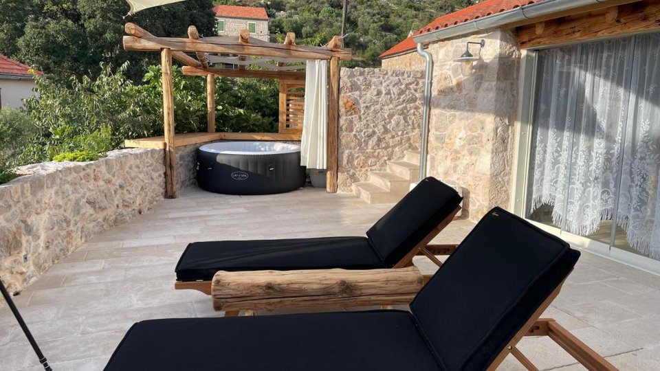 Beautiful stone house for vacation on the island of Hvar!