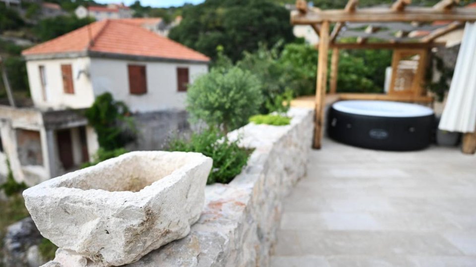 Beautiful stone house for vacation on the island of Hvar!