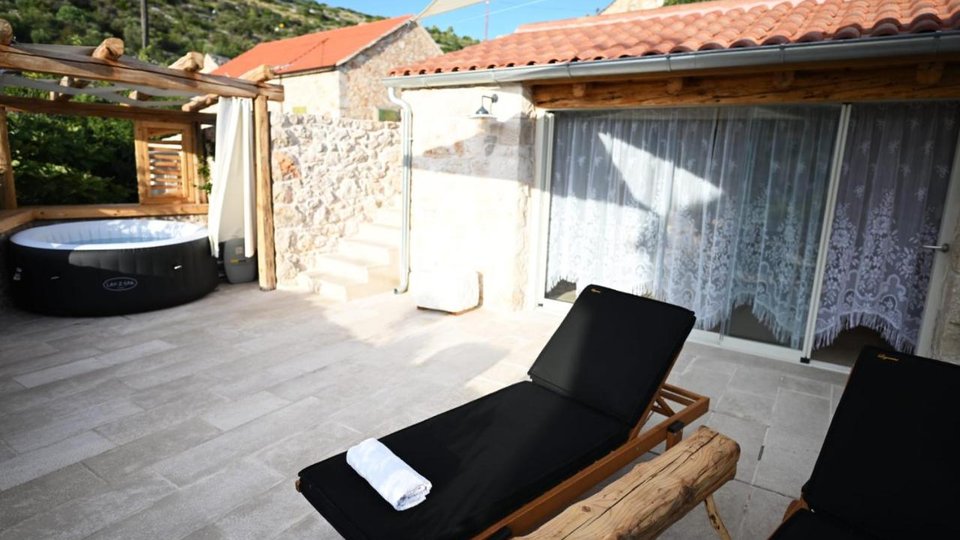 Beautiful stone house for vacation on the island of Hvar!