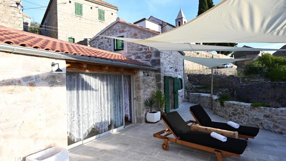 Beautiful stone house for vacation on the island of Hvar!