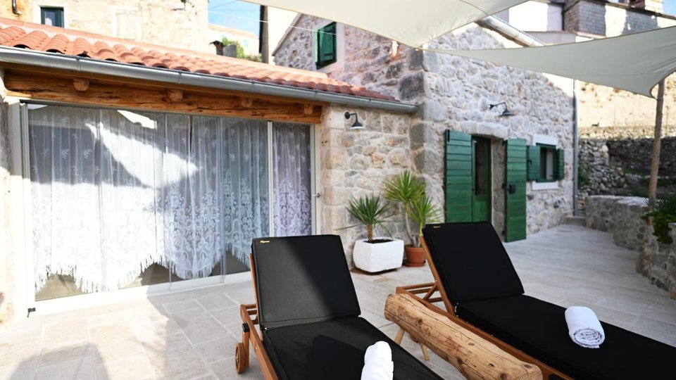 Beautiful stone house for vacation on the island of Hvar!