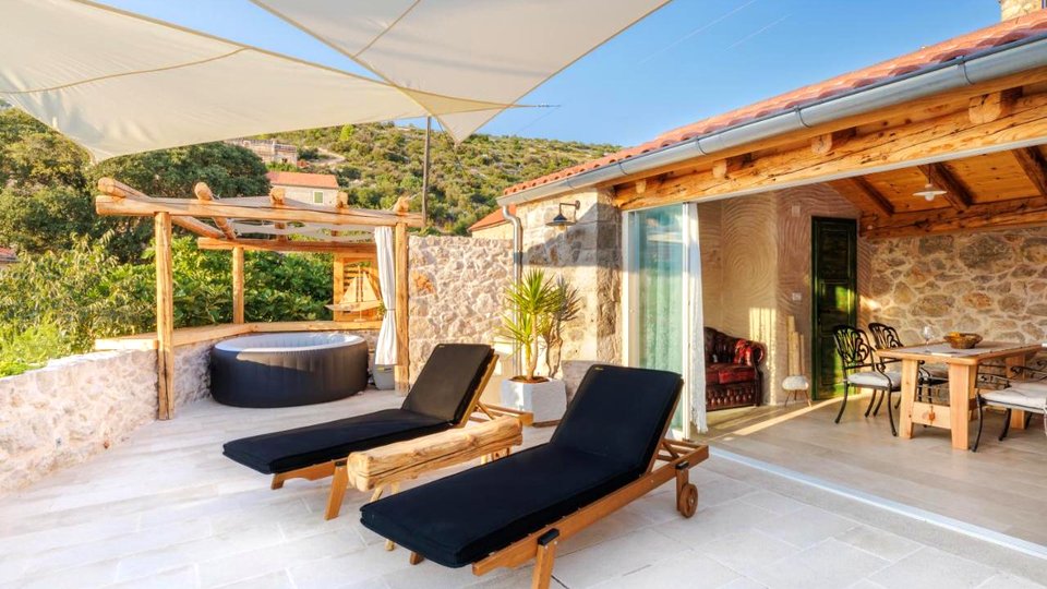 Beautiful stone house for vacation on the island of Hvar!