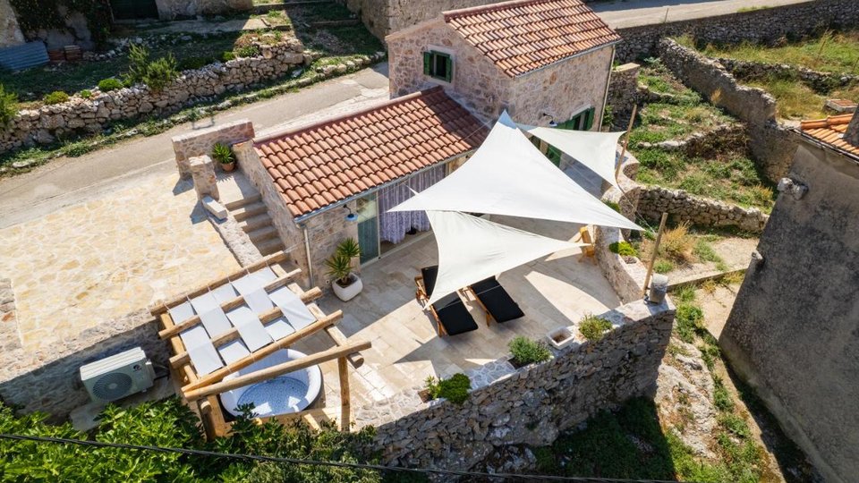 Beautiful stone house for vacation on the island of Hvar!