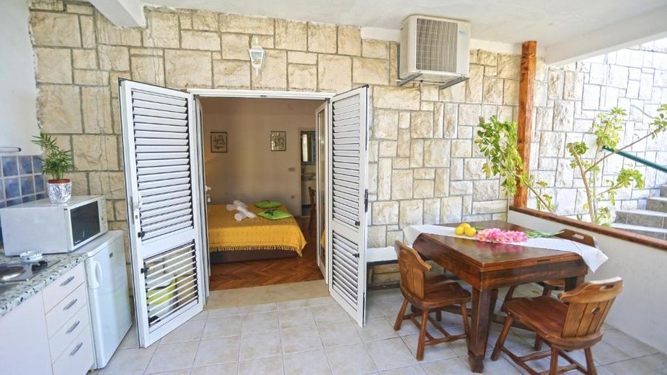 Charming villa in an exceptional location by the sea in the town of Hvar!