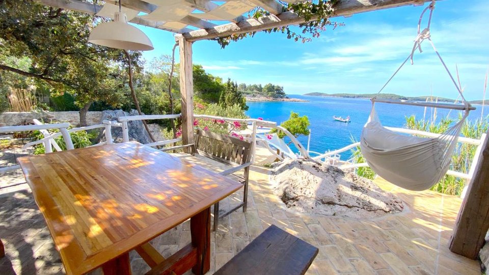 Charming villa in an exceptional location by the sea in the town of Hvar!