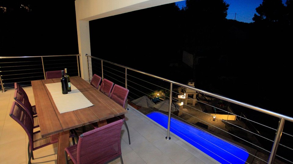 Beautiful villa on the island of Korčula, 1st row to the sea, with a mooring for a boat and a swimming pool!