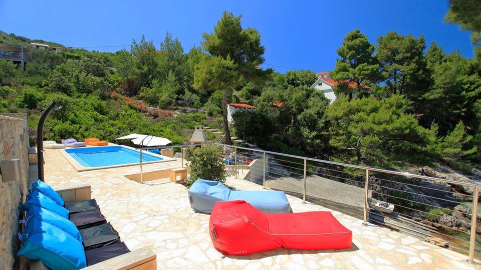 Beautiful villa on the island of Korčula, 1st row to the sea, with a mooring for a boat and a swimming pool!