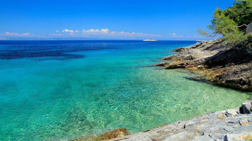 Wunderschöne Villa auf der Insel Korčula, 1. Reihe zum Meer, mit Bootsliegeplatz und Swimmingpool!