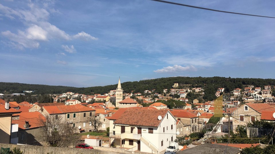 HAUS ZUR REKONSTRUKTION AN JELSA, EINEN DER GÜNSTIGEN UND LANDSCHAFTLICHEN MEDITERRENEN AUF DER INSEL HVAR!
