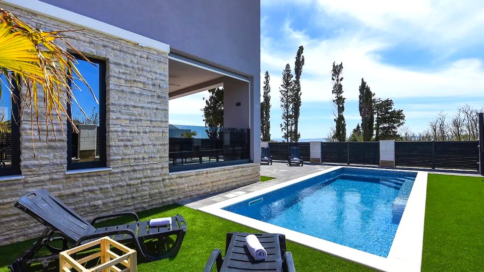 Luxusvilla mit Pool, 2. Reihe zum Meer - Privlaka!