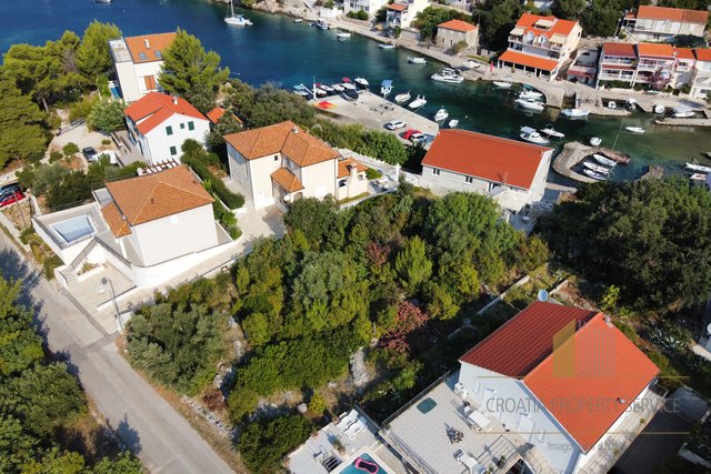 Extraordinary building plot 2nd row to the sea on the island of Korčula!