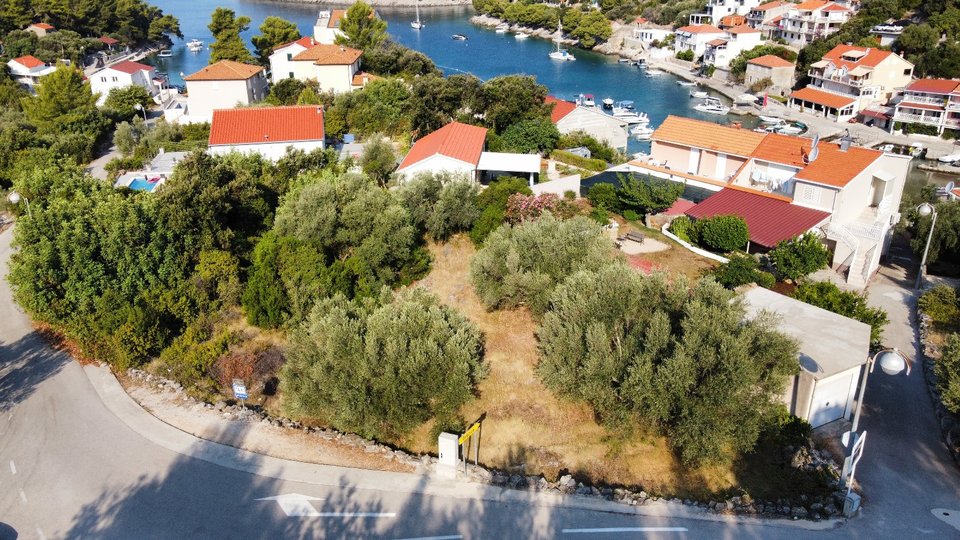 Baugrundstück 60 m zum Meer auf der Insel Korčula!