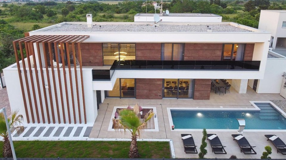 Modern luxury villa with heated pool in idyllic Zaton!