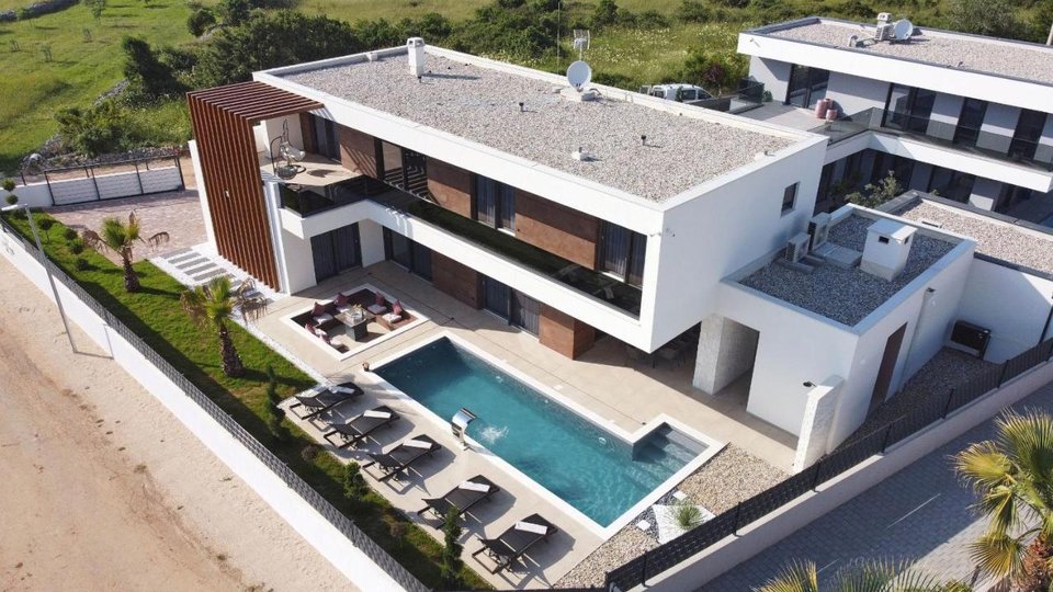 Modern luxury villa with heated pool in idyllic Zaton!