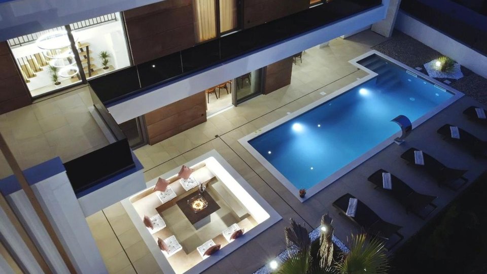 Modern luxury villa with heated pool in idyllic Zaton!