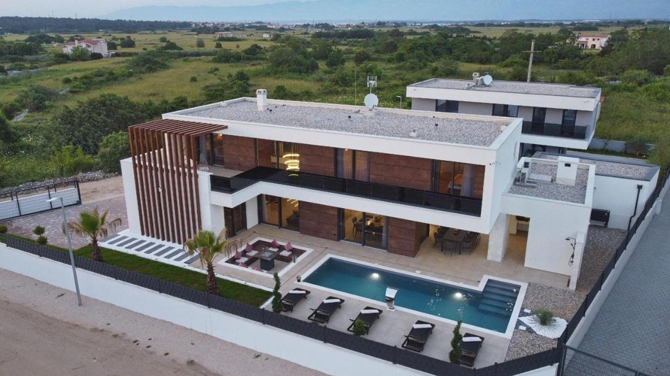 Modern luxury villa with heated pool in idyllic Zaton!