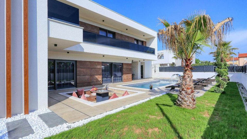 Modern luxury villa with heated pool in idyllic Zaton!