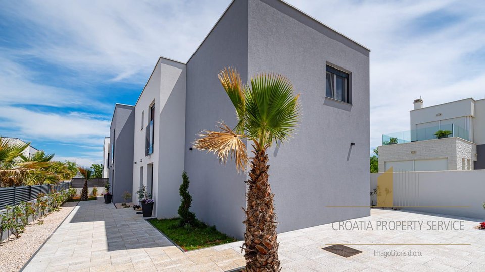 A beautiful villa with two separate apartments for sale in the vicinity of Zadar - a perfect blend of luxury and comfort!