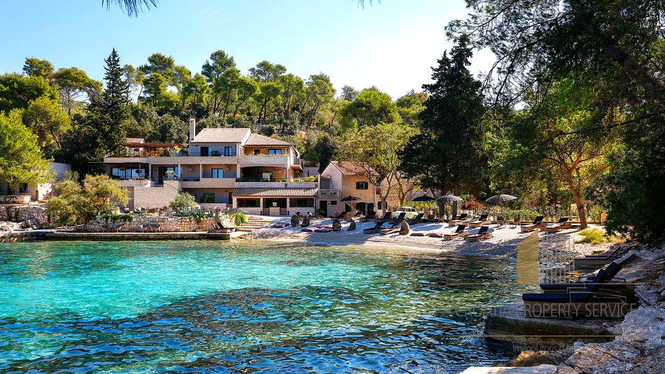 Exclusive luxury villa or boutique hotel in a prestigious location, first row to the beach on the island of Hvar!