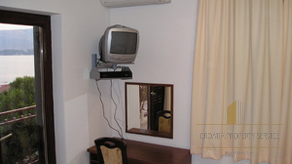 Attraktives Hotel mit 21 Zimmern (55 Betten) in der Gegend von Ciovo, Trogir!