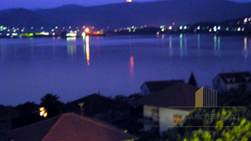 Attractive hotel offering 21 rooms (55 beds) in the area of Ciovo, Trogir!