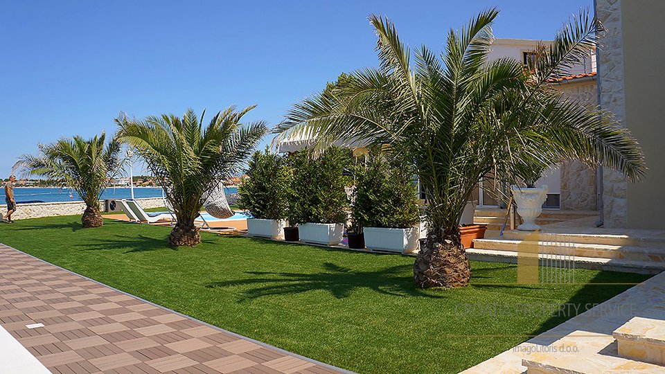 House, 400 m2, For Sale, Vir