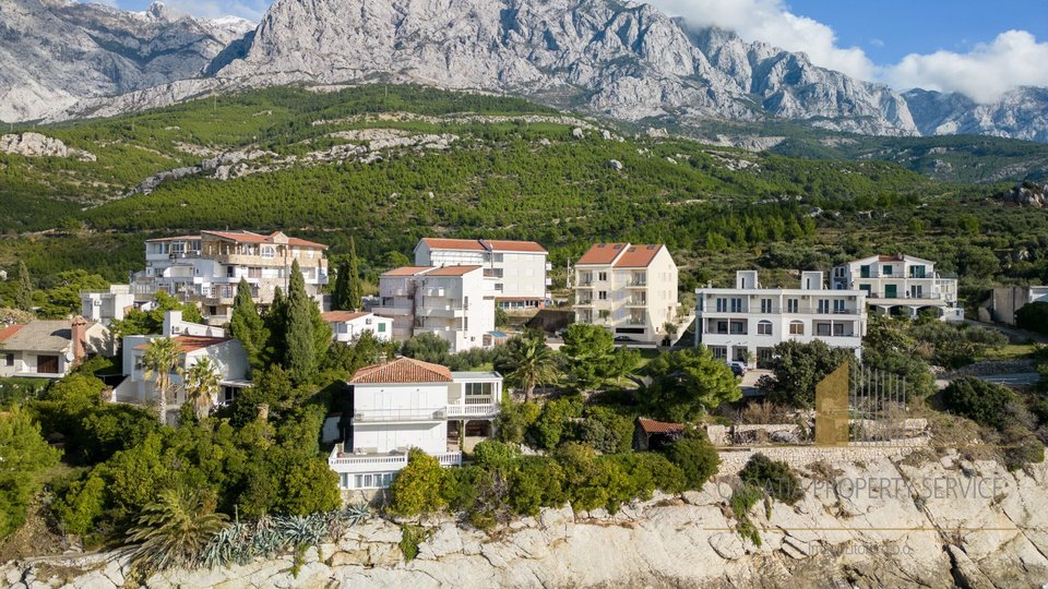 Attractive apartment in a new building, second row from the sea on the Makarska Riviera!