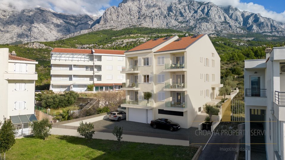 Attraktive Wohnung in einem Neubau, zweite Reihe vom Meer entfernt an der Makarska Riviera!