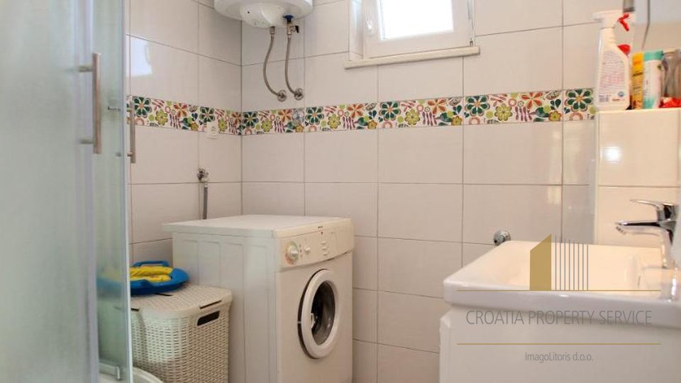 Prekrasna apartmanska kuća s otvorenim pogledom na more na otoku Čiovu!