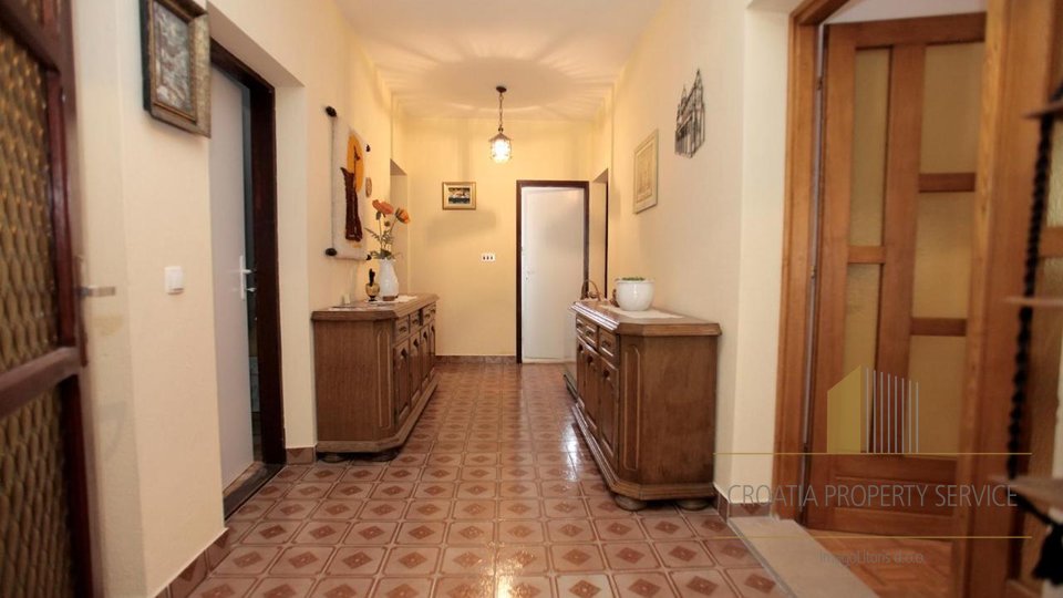 Casa, 490 m2, Vendita, Mastrinka