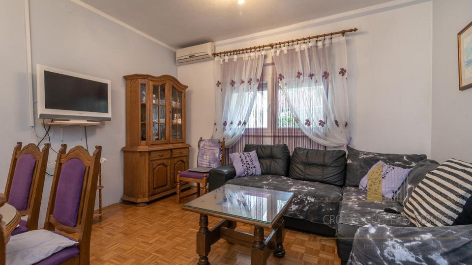 Prekrasna apartmanska kuća s otvorenim pogledom na more na otoku Čiovu!