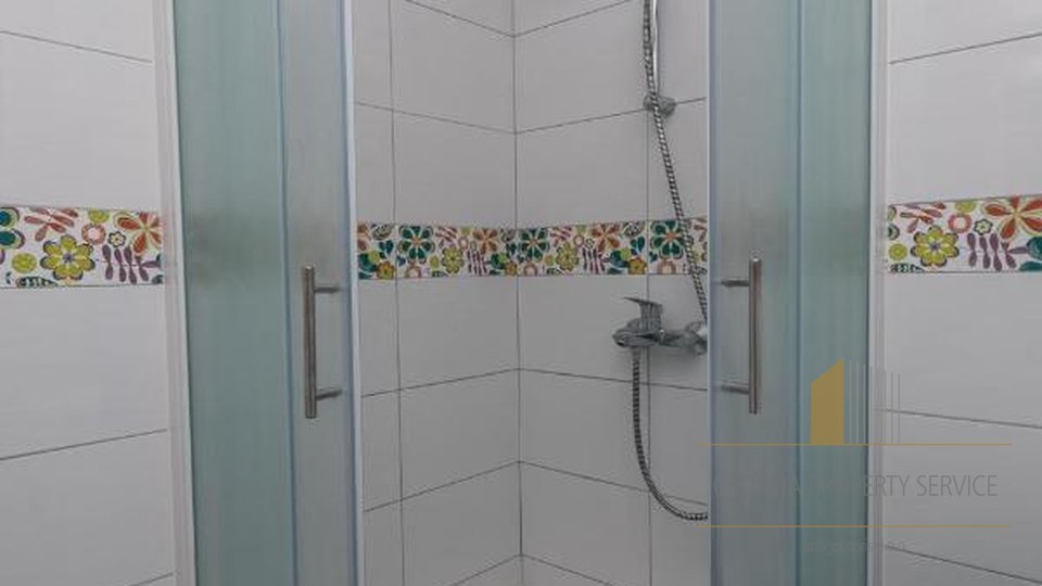 Prekrasna apartmanska kuća s otvorenim pogledom na more na otoku Čiovu!