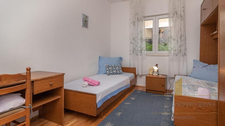 Prekrasna apartmanska kuća s otvorenim pogledom na more na otoku Čiovu!