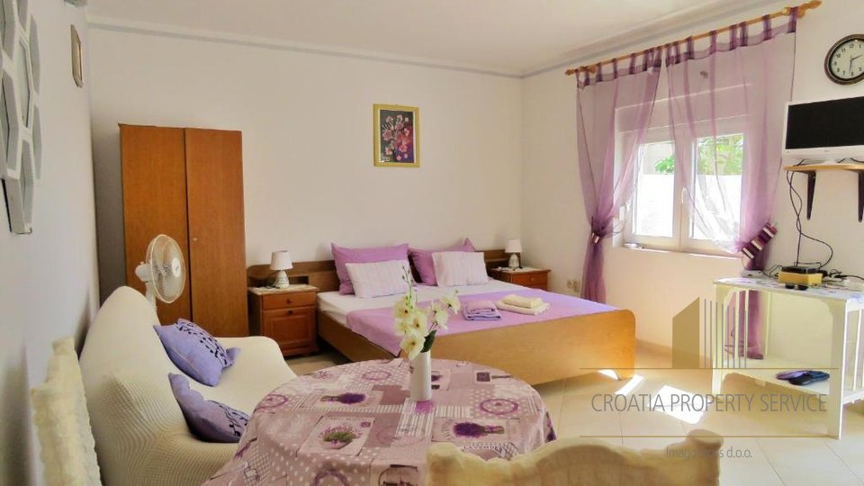 Prekrasna apartmanska kuća s otvorenim pogledom na more na otoku Čiovu!