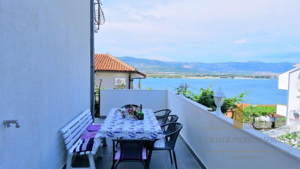 Wunderschönes Apartmenthaus mit freiem Blick auf das Meer auf der Insel Čiovo!