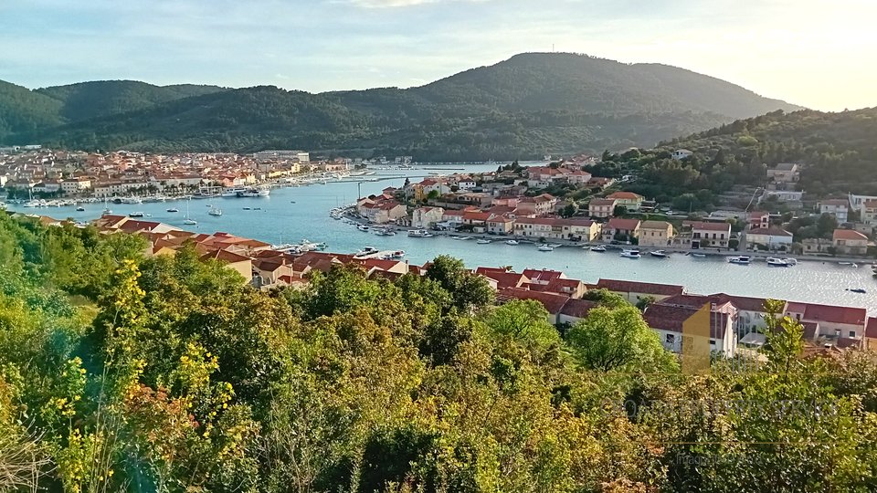 Gradbeno zemljišče s pogledom na morje - idealna investicija na otoku Korčula!