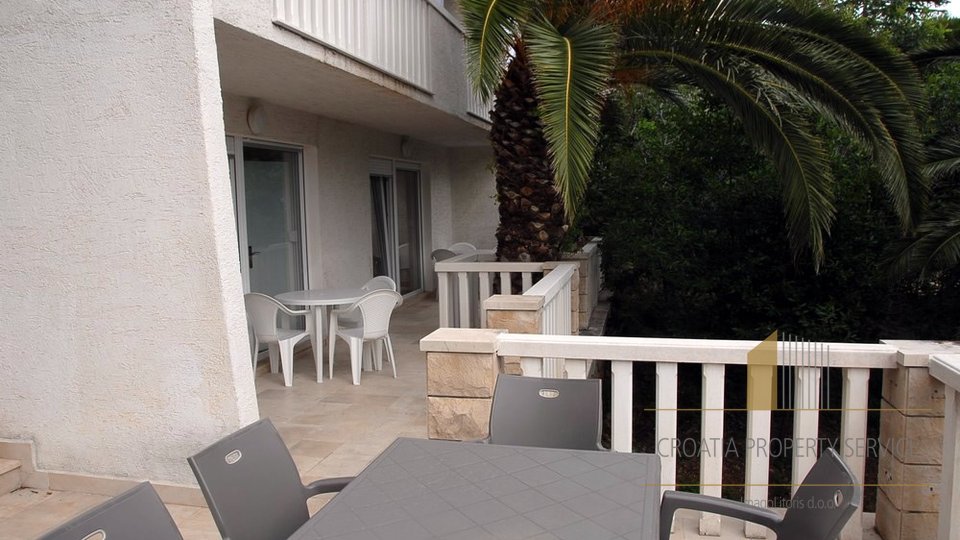 Außergewöhnliche Apartmentvilla am Strand in der Nähe von Omiš!