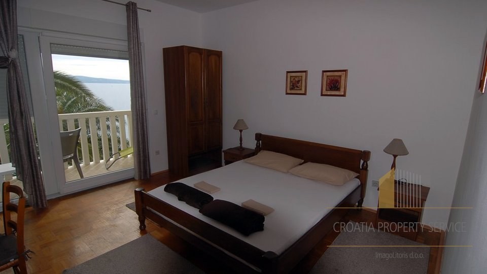 Außergewöhnliche Apartmentvilla am Strand in der Nähe von Omiš!